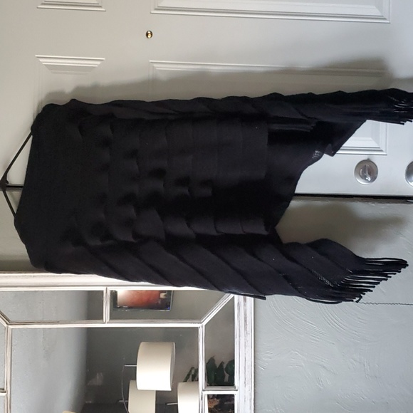 Poncho - Picture 2 of 3